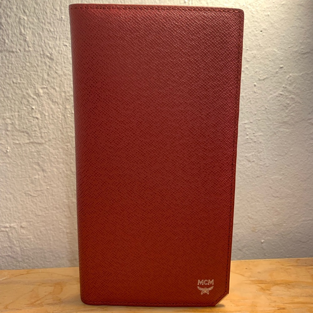 NWOT MCM Bifold Wallet